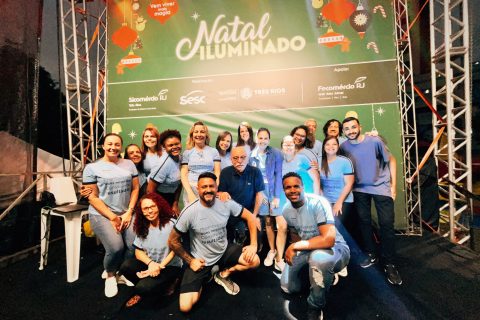 Sicomércio inaugura Natal Iluminado e reúne famílias na Praça São Sebastião