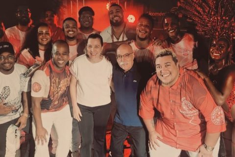 Salgueiro espalha samba e alegria com show na Praça São Sebastião nesta sexta-feira (13)